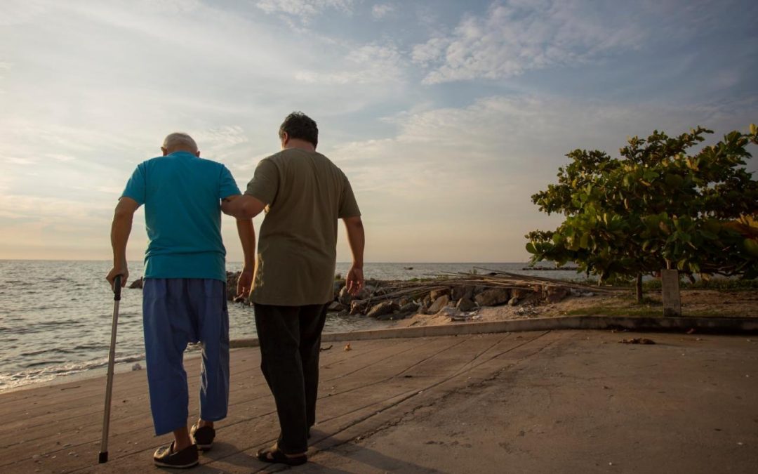 Fostering Dementia Family Caregivers’ Resilience Via a Virtual Social Model